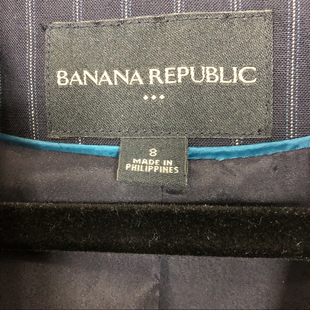 Banana Republic Woman’s Navy Pinstriped Blazer - Picture 4 of 5